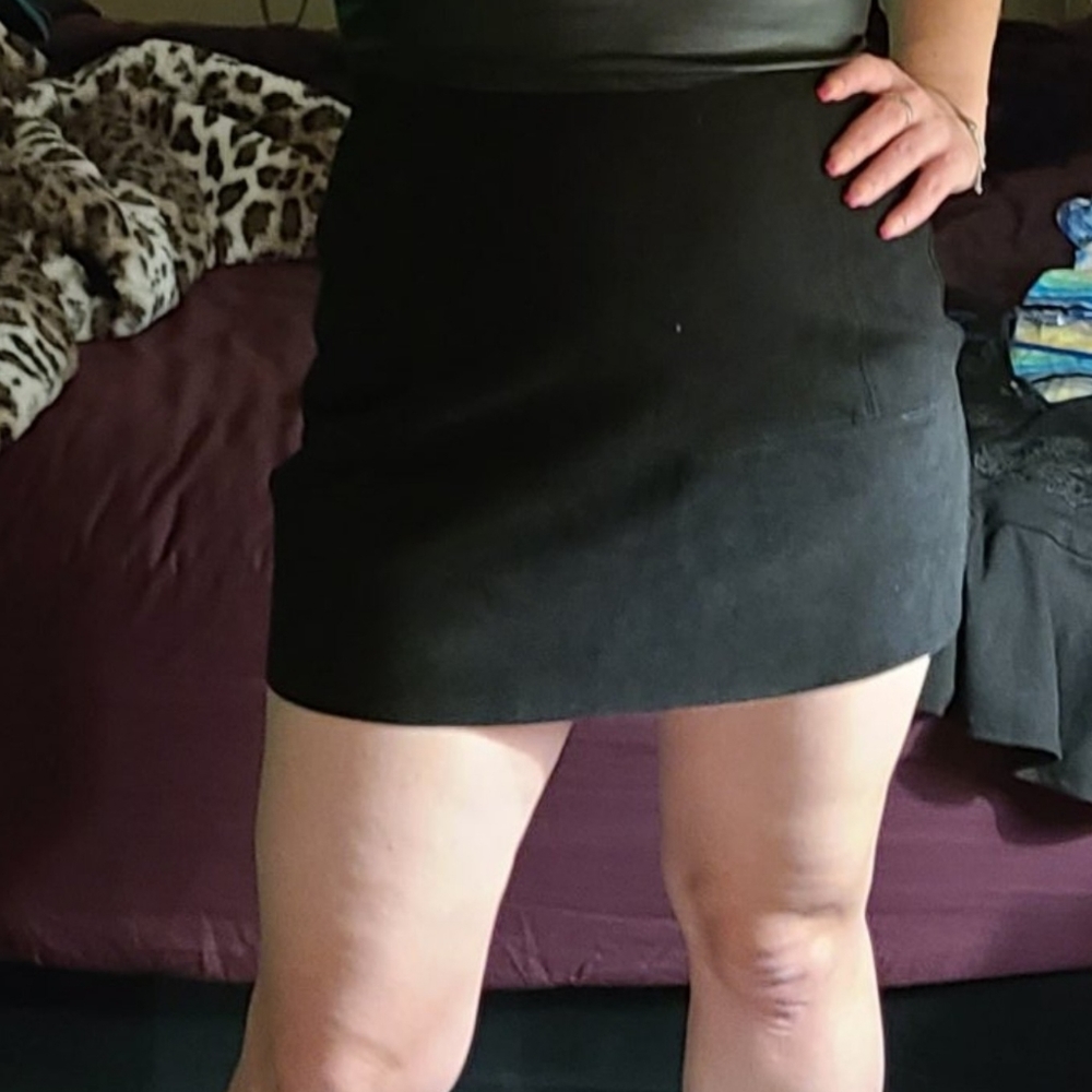 Kendall & Kylie black suede mini skirt size Small